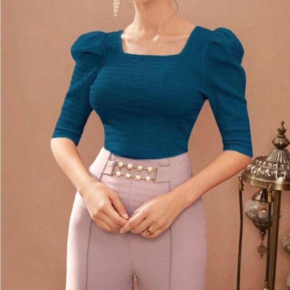 Beautiful blouse - Picture 2 of 4